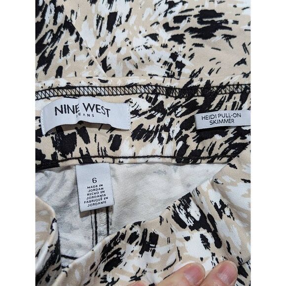 Nine West Women's Tan Printed Mid-Rise Heidi Pull-On Skimmer Shorts Size 6 NWT - Picture 2 of 5